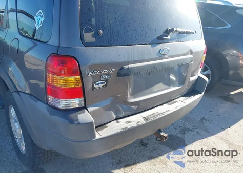 2002 Ford Escape Xlt from USA, damaged, VIN 1FMYU04172KC92145